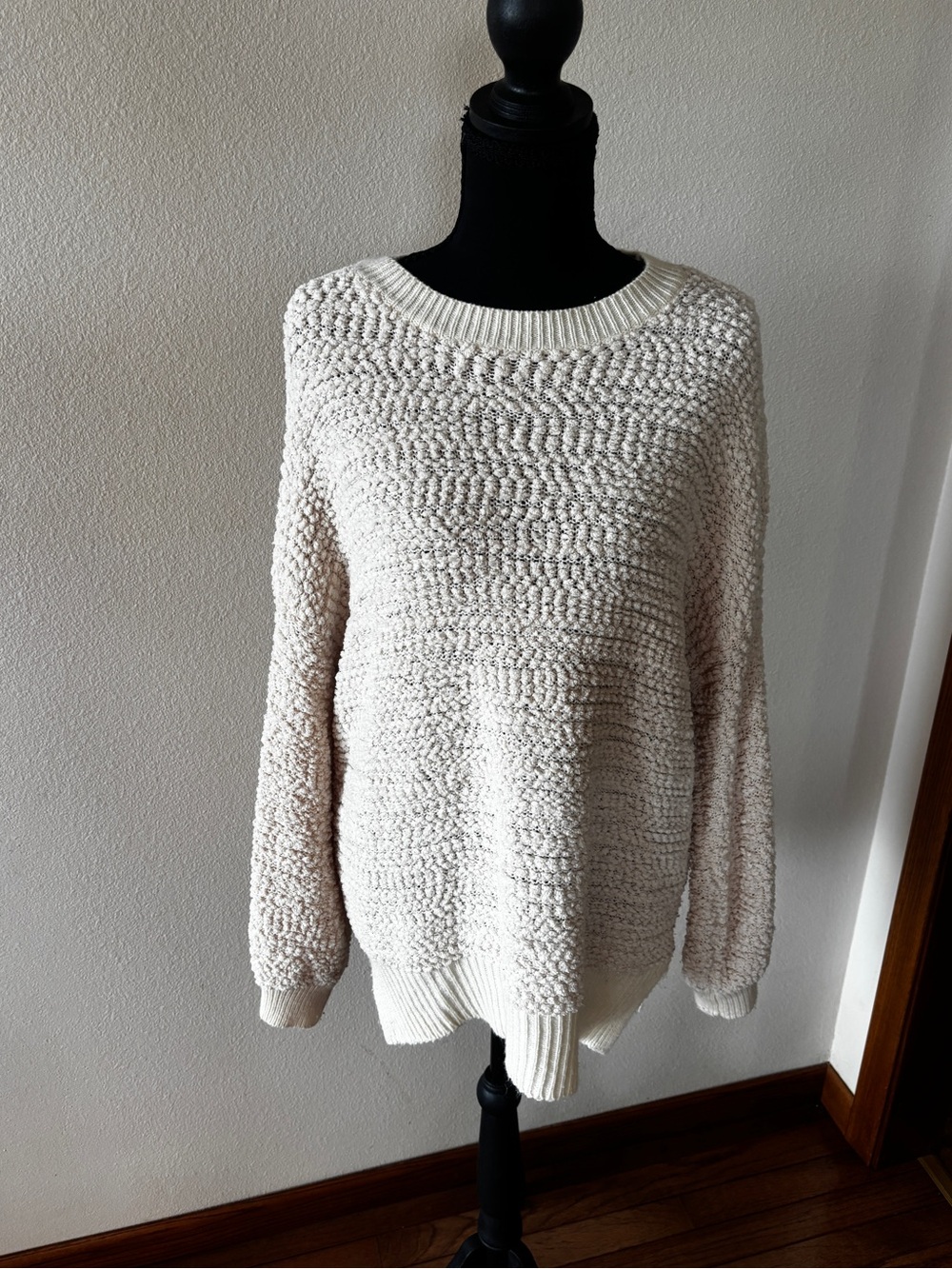 Women’s Jodifl Cream Textured Knit Sweater size Medium